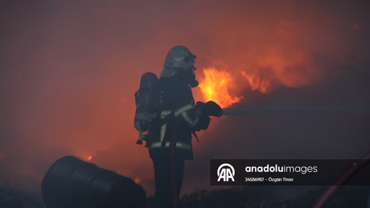 Kırklareli'nde atık yağ tesisinde çıkan yangın kontrol altına alındı  | KIRKLARELİ