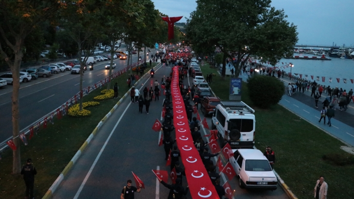  Edirne ve Tekirdağ'da 19 Mayıs dolayısıyla fener alayı düzenlendi   | KIRKLARELİ