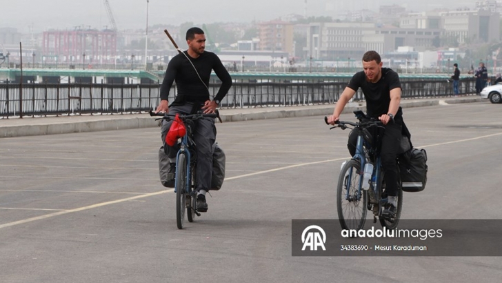 Hacca gitmek için Fransa'dan bisikletle yola çıkan iki kişi Tekirdağ'a geldi  | KIRKLARELİ